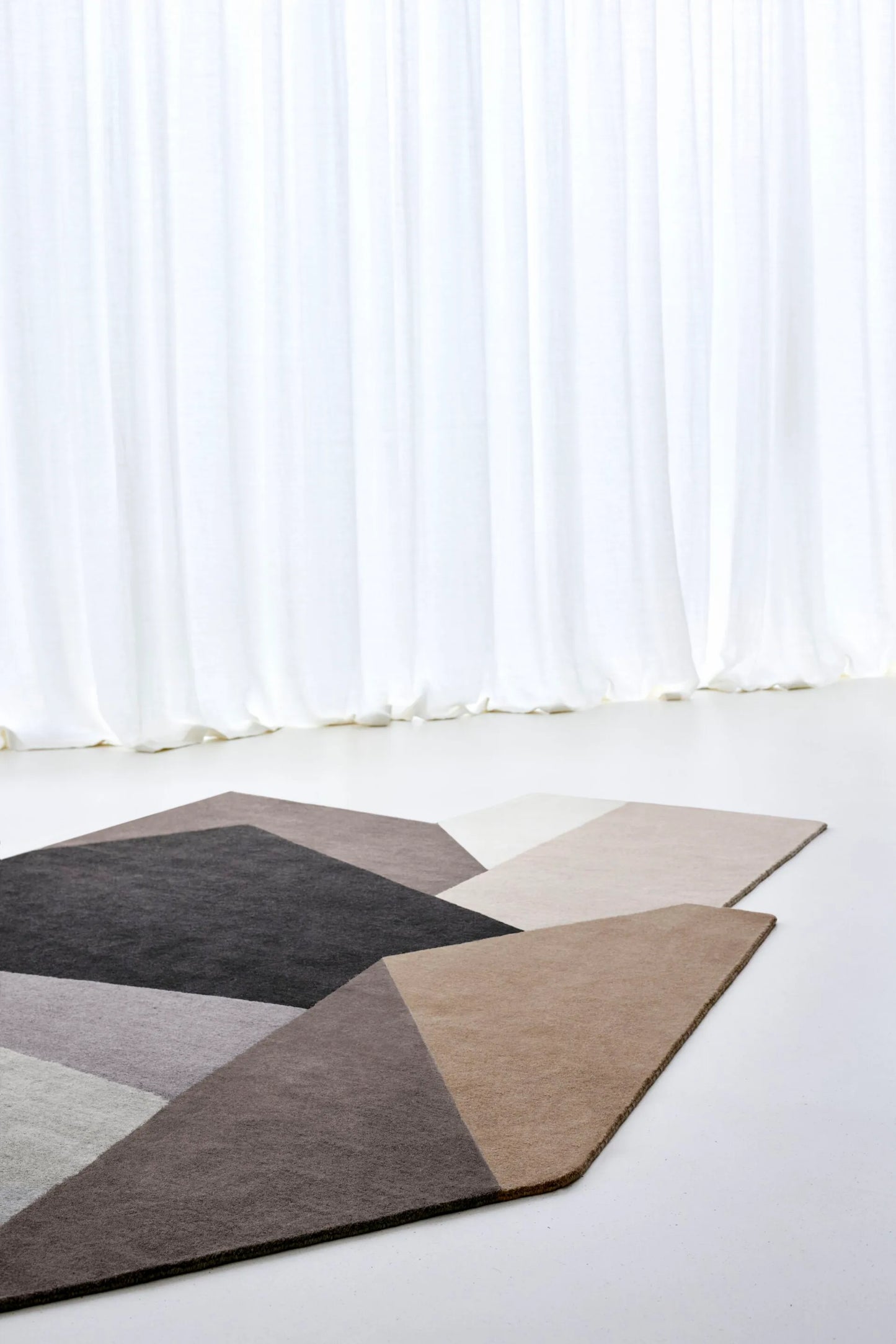 Terracotta Drift – Best Rug for Earthy, Rooted Interiors