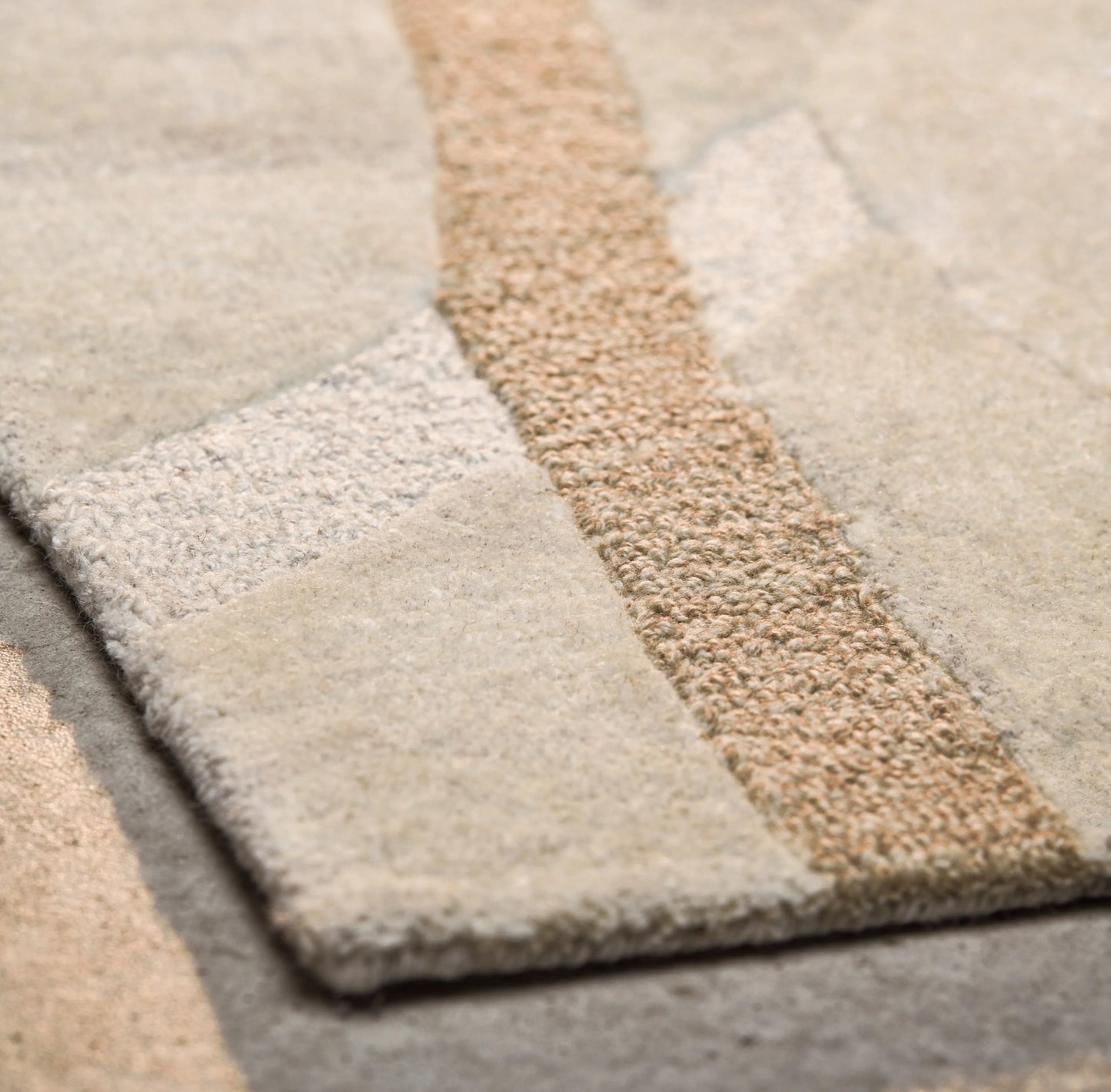 Best Abstract Harmony Rug – Modern Art-Inspired Wool Rug for Elegant Interiors